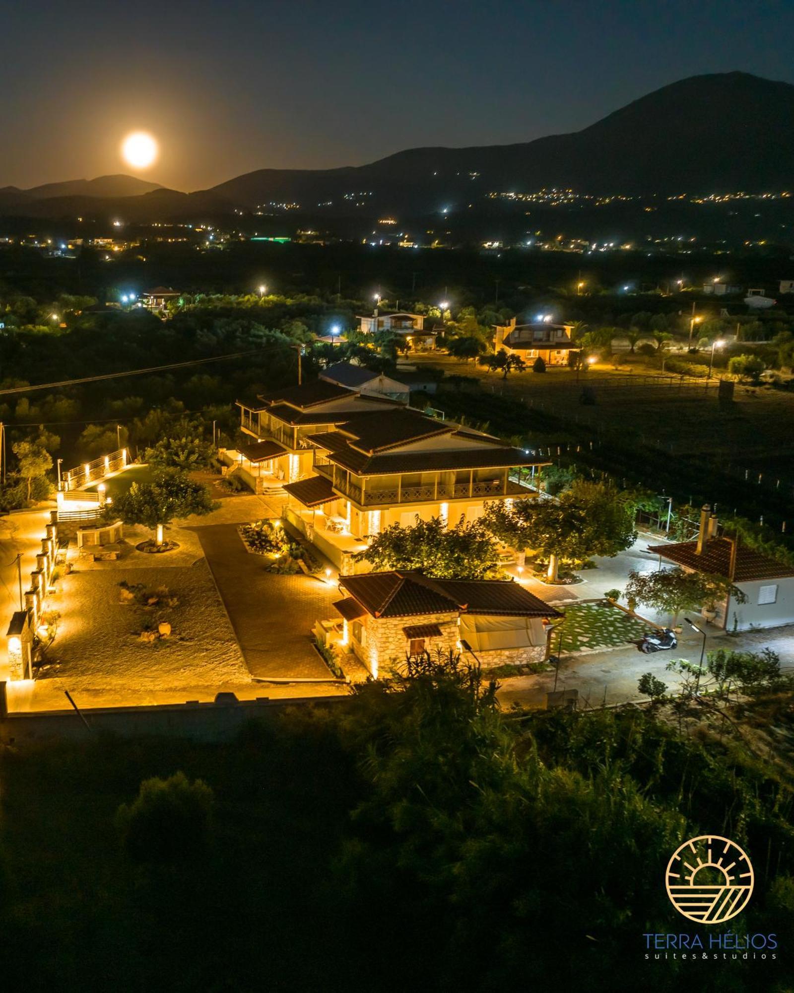 Terra Helios Suites & Studios Kyparissia Luaran gambar