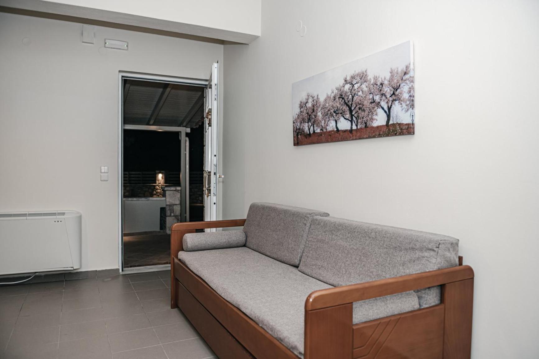 Terra Helios Suites & Studios Kyparissia Bilik gambar