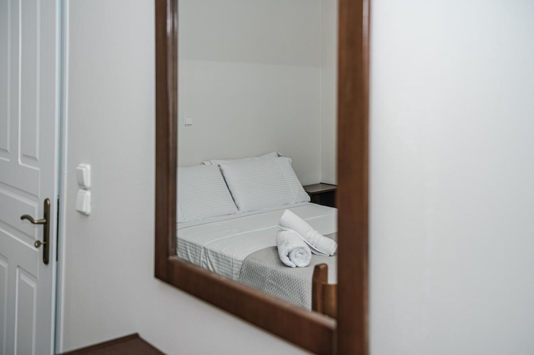 Terra Helios Suites & Studios Kyparissia Bilik gambar