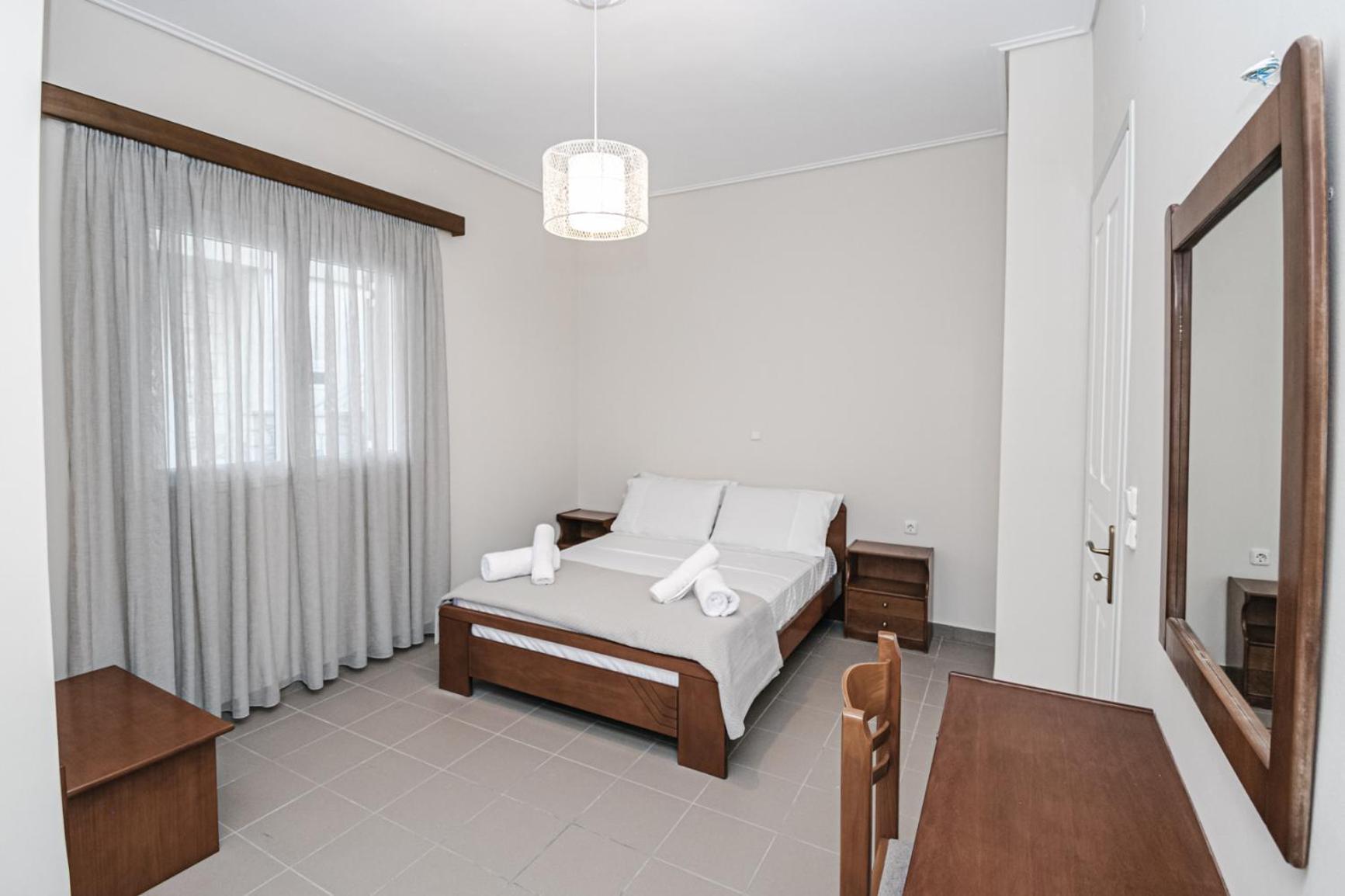 Terra Helios Suites & Studios Kyparissia Bilik gambar