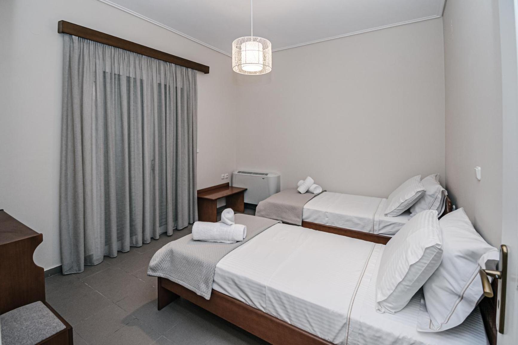 Terra Helios Suites & Studios Kyparissia Bilik gambar