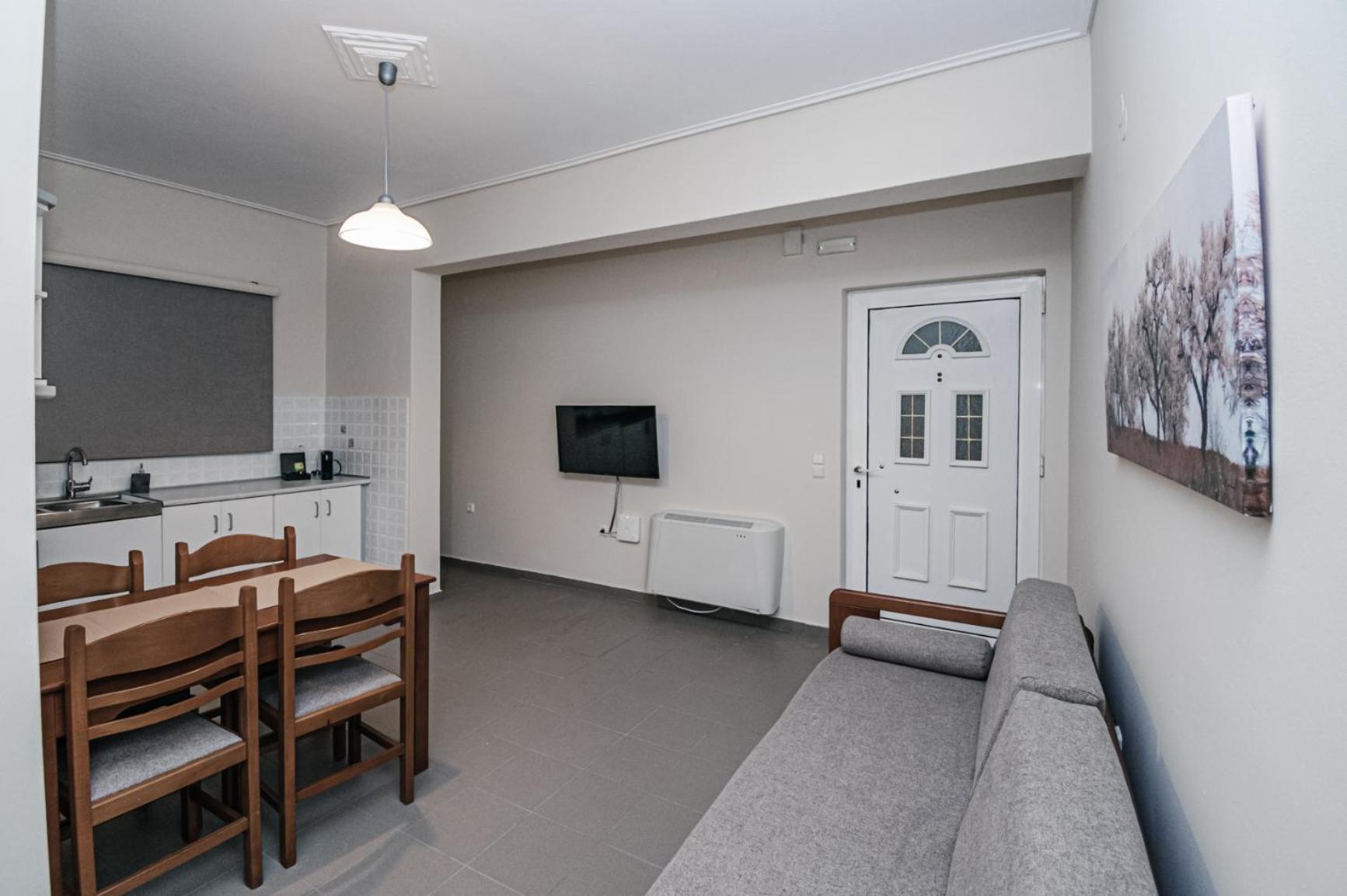 Terra Helios Suites & Studios Kyparissia Bilik gambar